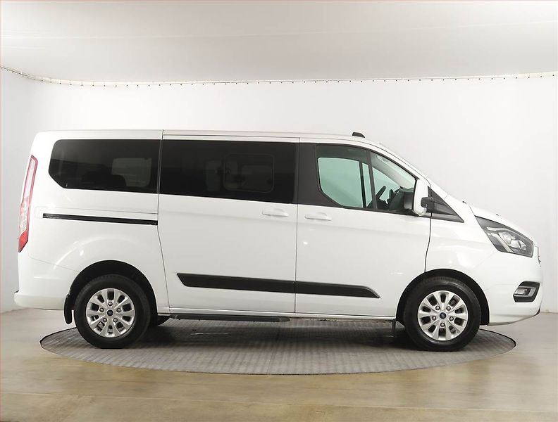 Ford Tourneo Custom (2021) Trend 2.0 EcoBlue mHEV, 1Maj - fotka 6 z 19
