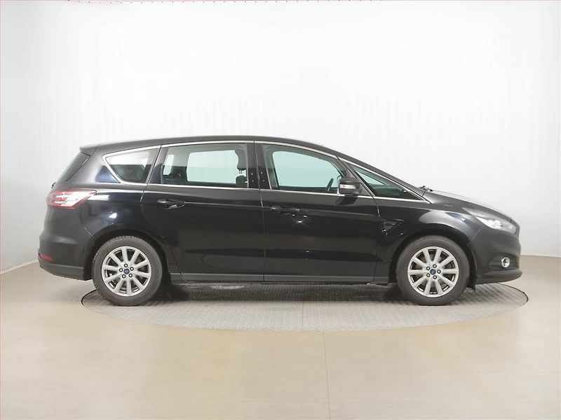 Ford S-MAX (2016) 2.0 TDCi, Automat, Serv.kniha - fotka 6 z 16