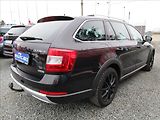 Škoda Octavia Combi 2.0TDi DSG, Scout - náhled 3