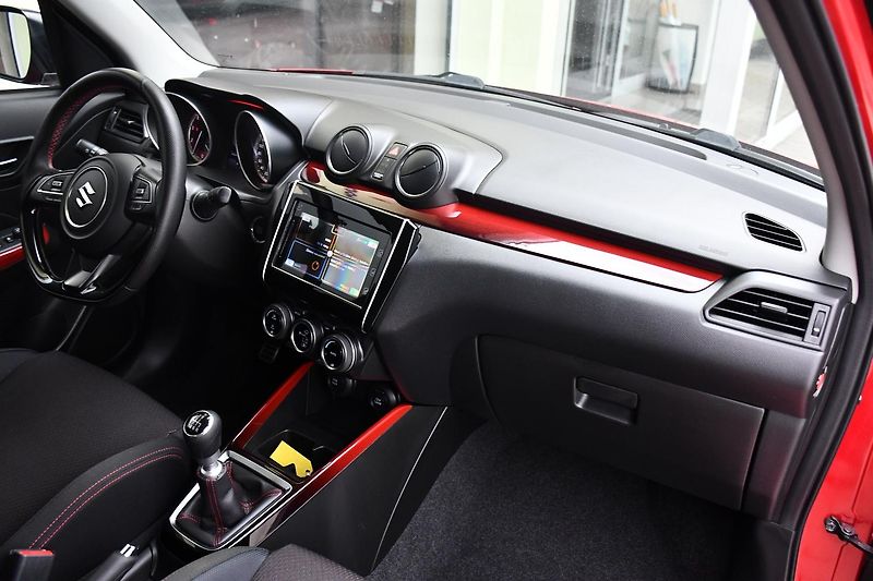 Suzuki Swift SPORT 1.4i BoosterJet 2xALU  - fotka 18 z 37