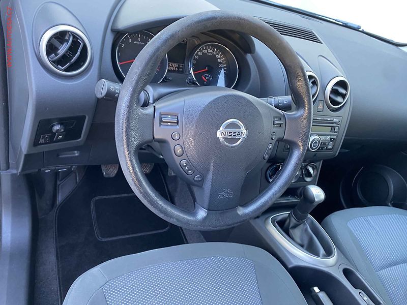 Nissan Qashqai (2010) 1.6, Visia, +kola - fotka 13 z 16
