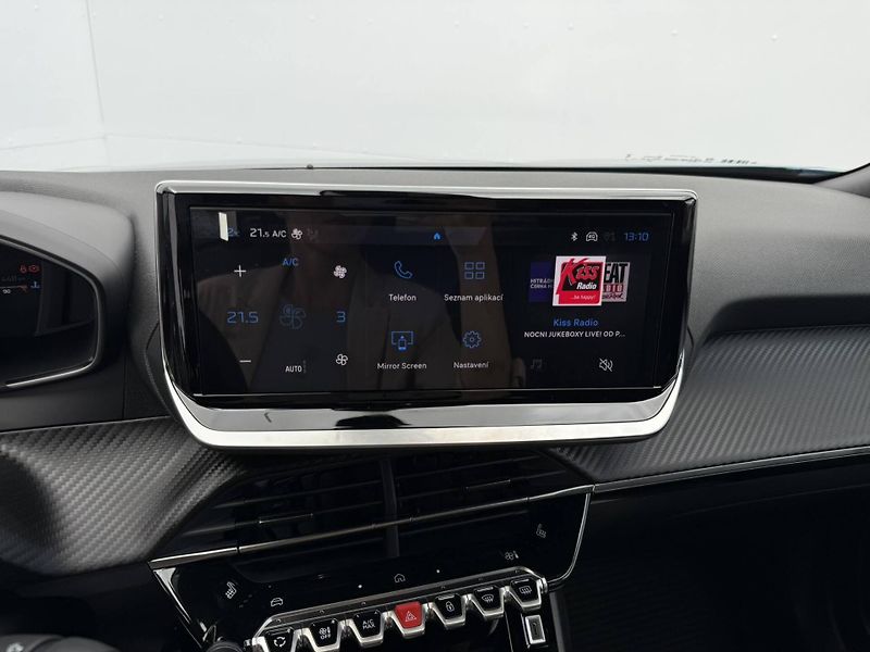 Peugeot 2008 (2026) ALLURE Hybrid  1,2 145 e-DCS6 - fotka 20 z 22