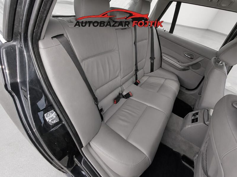 BMW Řada 3 (2008) 330 XD 170KW - fotka 19 z 23