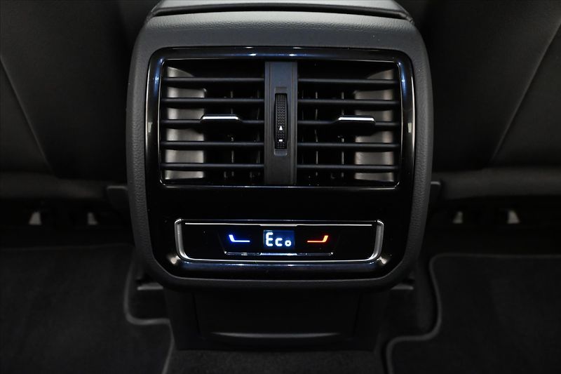Volkswagen Passat 1,4 TSI GTE 160 kW DSG Highlin - fotka 22 z 32