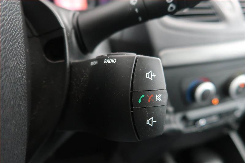 Renault Fluence (2013) 1.6 16V, Serv.kniha, Tempomat - fotka 16 z 20