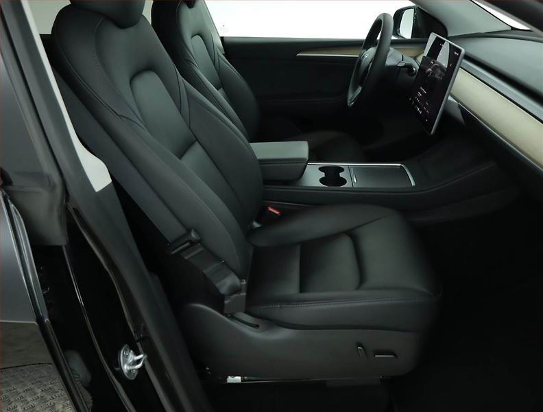 Tesla Model Y (2023) Long Range AWD 79kWh, SoH 91% - fotka 9 z 23