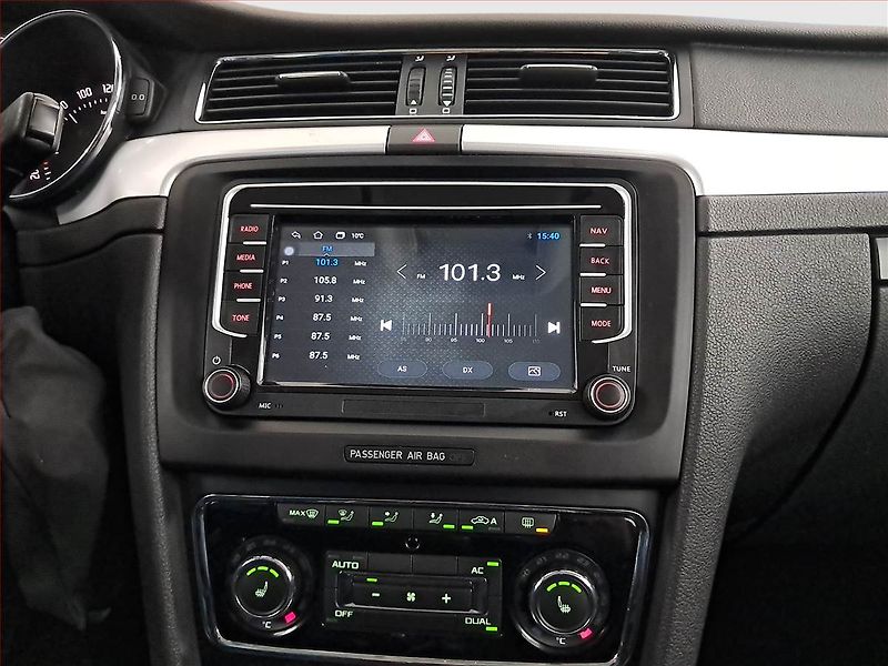 Škoda Superb (2010) 2.0 TDI, Tempomat - fotka 12 z 17