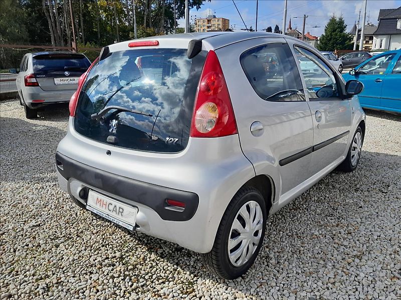 Peugeot 107 1,0i 50kW AUTOMAT - fotka 7 z 38