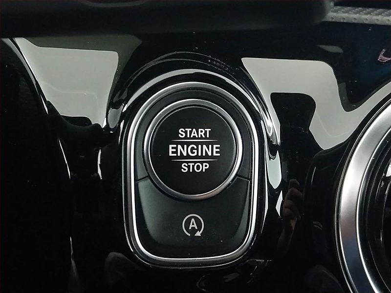 Mercedes-Benz CLA (2020) 180 - fotka 17 z 23