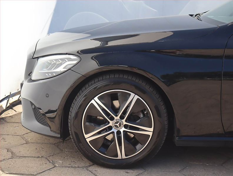Mercedes-Benz Třídy C (2020) C 180 - fotka 13 z 15
