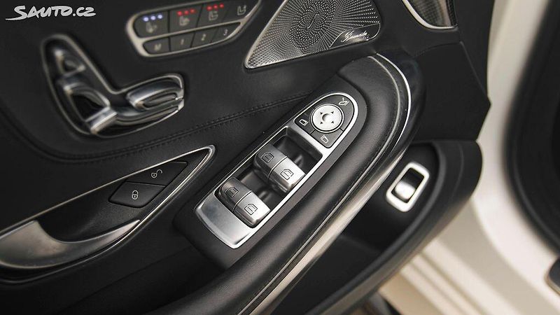 Mercedes-Benz Třídy S S63 AMG 4MATIC cabrio 585 PS - fotka 33 z 48