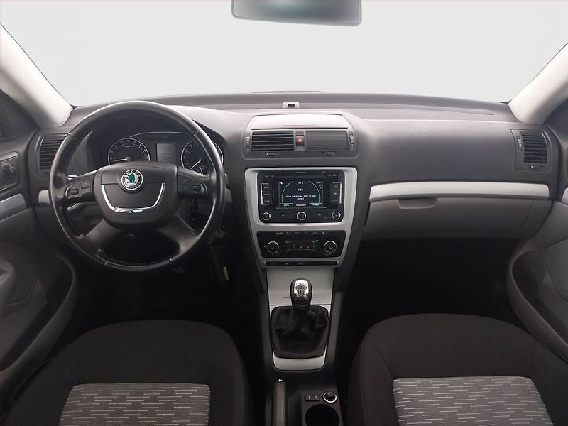 Škoda Octavia (2010) 1.6 TDI, Tempomat - fotka 8 z 22