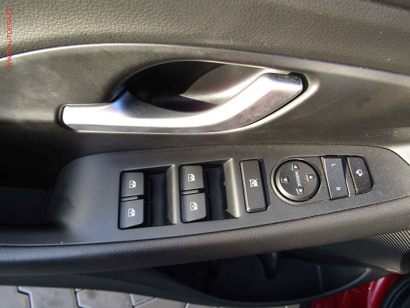 Hyundai i30 (2025) 1.5, 1.maj,ČR, AT, STK1/29 - fotka 11 z 23