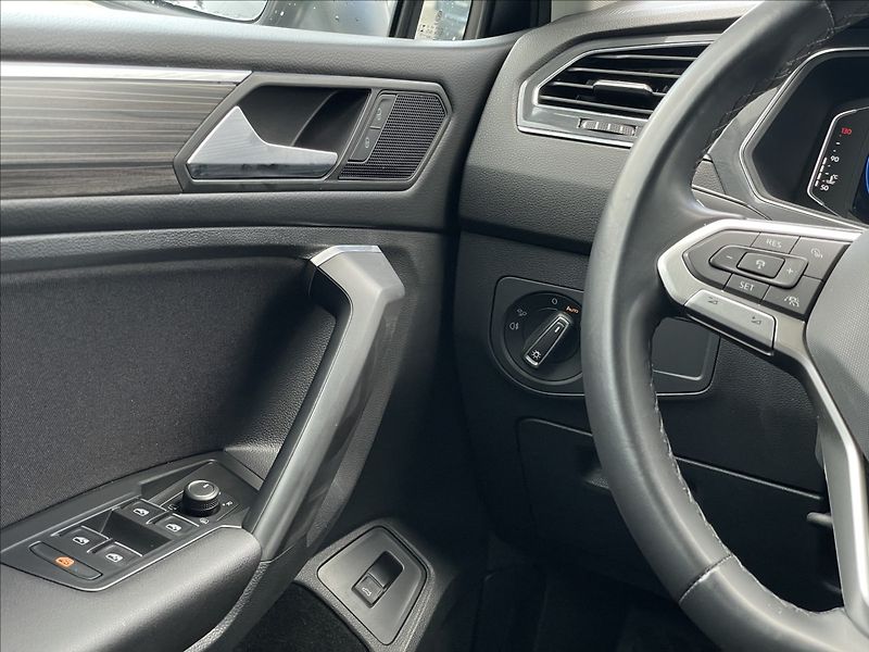 Volkswagen Tiguan Allspace 2,0 TDI 4MOT DSG Elegance NAVI - fotka 14 z 23