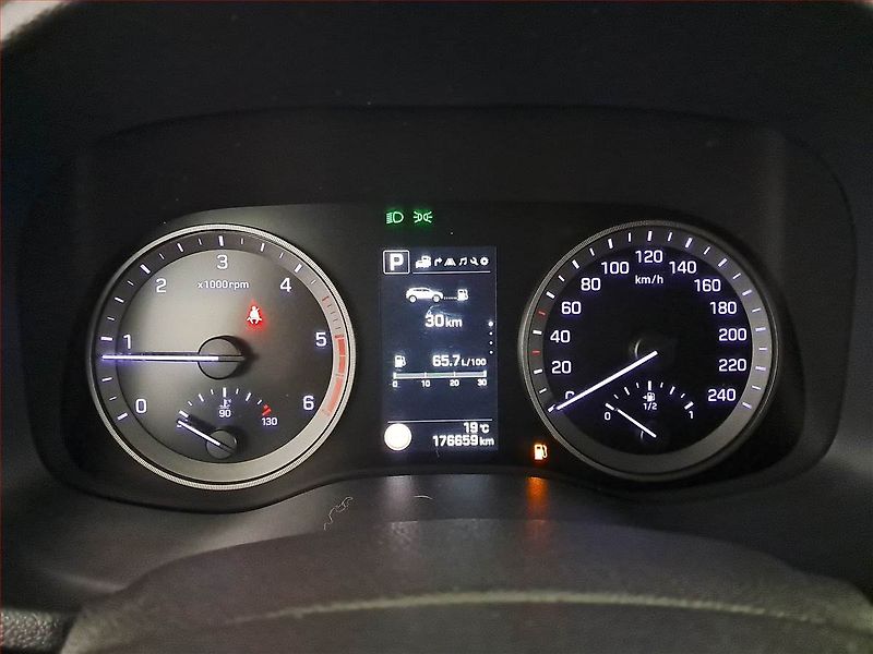 Hyundai Tucson (2018) 2.0 CRDi, 4X4, Automat, Navi - fotka 11 z 23