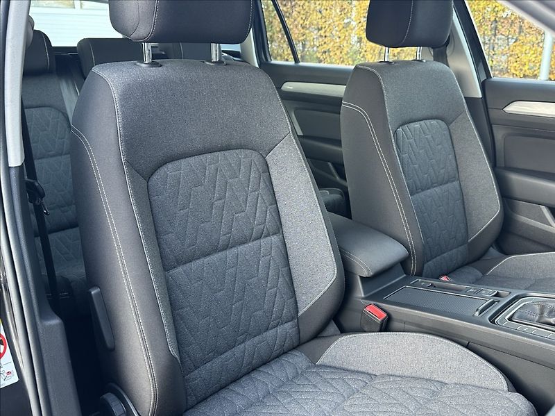 Volkswagen Passat 1,5 TSI 150PS  Business DSG - fotka 17 z 53