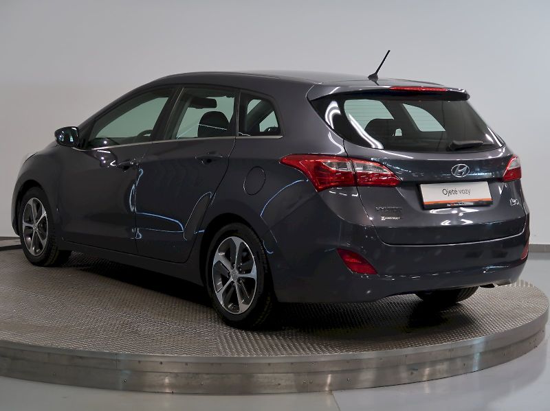 Hyundai i30 (2017) WEEKEND 1.6GDI 99KW - fotka 7 z 30