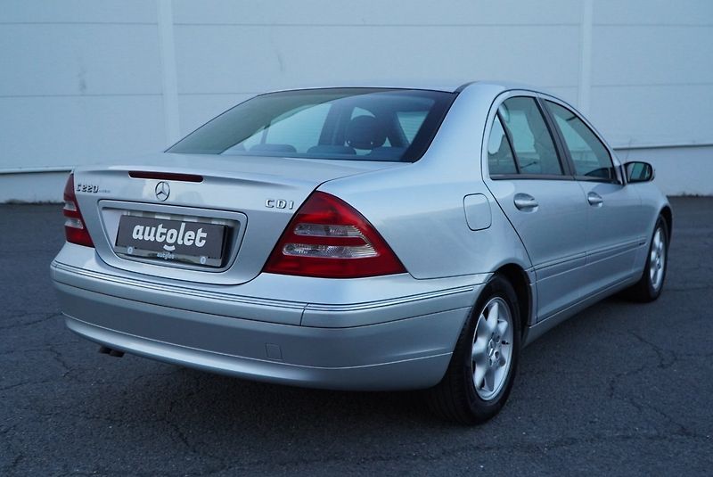 Mercedes-Benz 220 220 CDi ELEGANCE - fotka 9 z 23