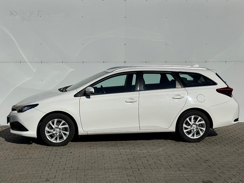 Toyota Auris 1.6 Valvematic Active - fotka 3 z 25