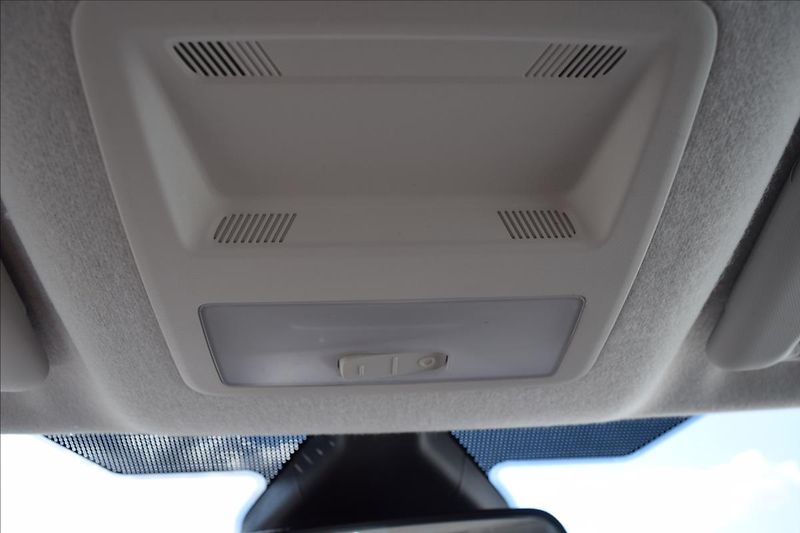 Ford Fiesta 1,0 i 73KW AUTOMAT NÍZKÉ KM - fotka 45 z 45