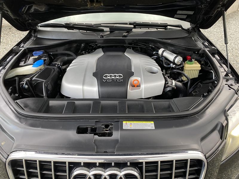 Audi Q7 3.0TDi 4x4 240PS FL 8Q SLINE!! - fotka 80 z 156
