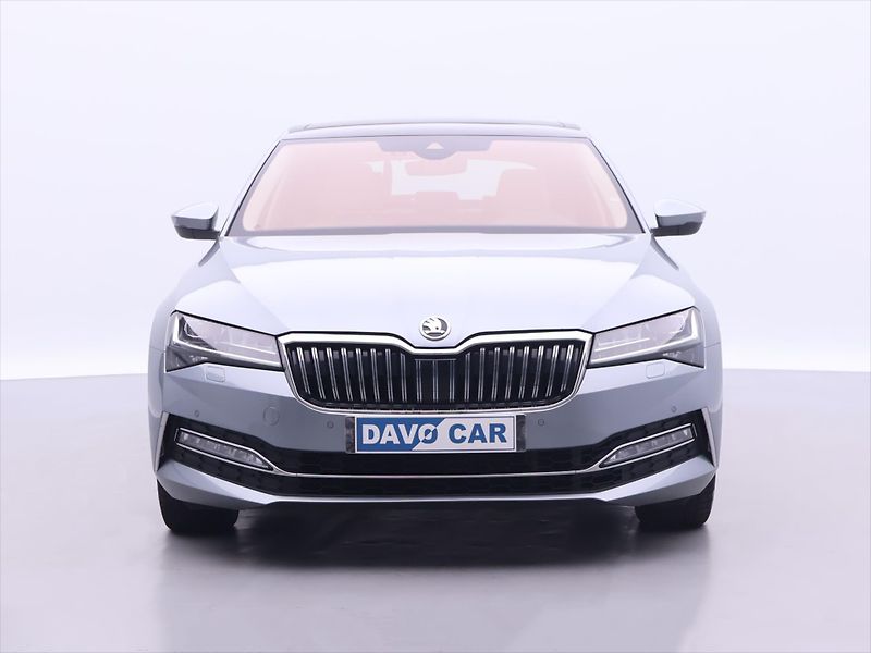 Škoda Superb 2,0 TSI 200kW L&K 4x4 DSG CZ - fotka 2 z 44