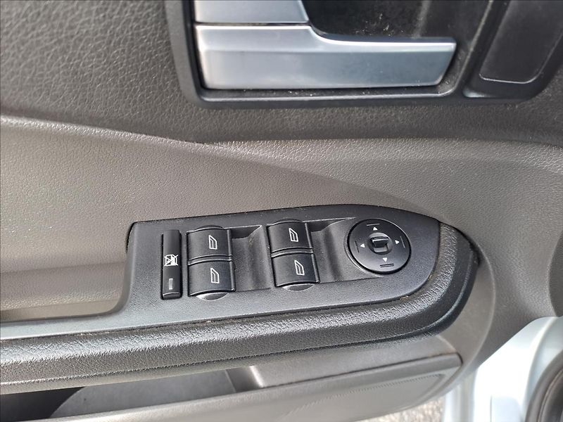 Ford C-MAX 1,6 i GHIA - fotka 10 z 14