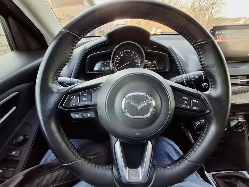 Mazda 2 1.5 benzin Rezervace - fotka 26 z 46