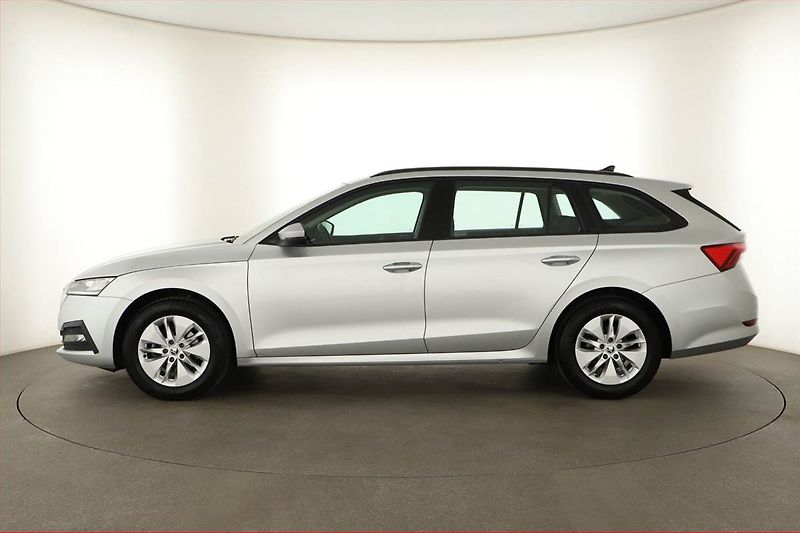 Škoda Octavia (2022) Ambition 2.0 TDI, ČR,1.maj - fotka 3 z 19