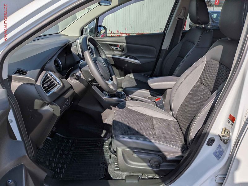 Suzuki S-Cross (2023) 1.4BJet 4x4, 1.maj,ČR - fotka 10 z 17