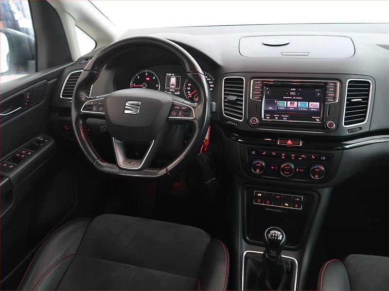 Seat Alhambra (2016) 2.0 TDI, 4X4, 7 míst, Kůže - fotka 7 z 25