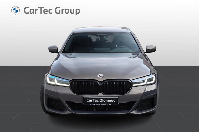 BMW Řada 5 540d xDrive - fotka 3 z 14