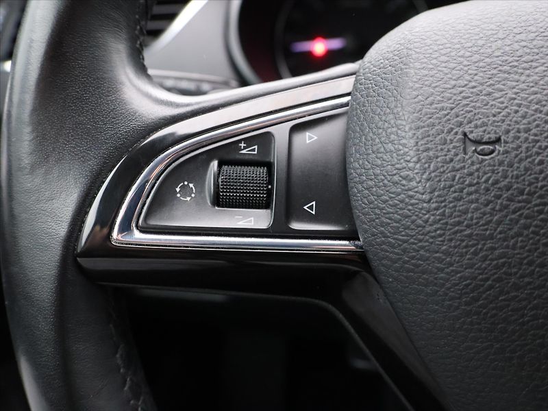 Škoda Octavia 2,0 TDI DSG Ambition 1.Maj. - fotka 17 z 29