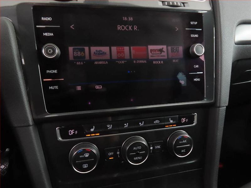 Volkswagen Golf (2018) Comfortline 1.0 TSI - fotka 12 z 15