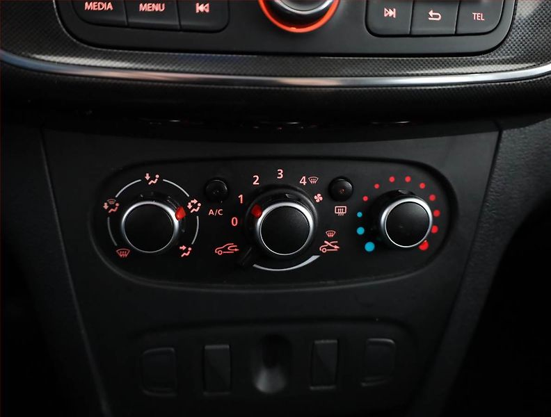 Dacia Sandero (2018) 1.0 SCe, Park. senzory - fotka 10 z 14
