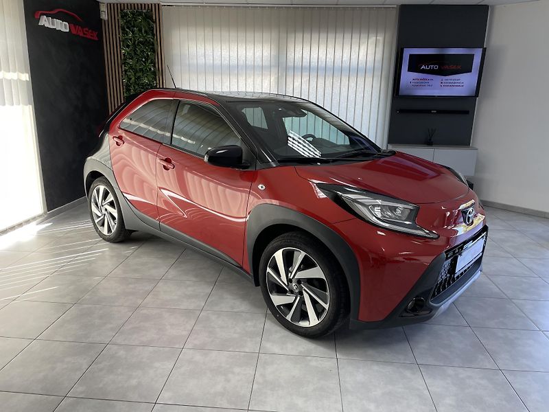 Toyota Aygo X AUTOMAT ČR REZERVACE  - fotka 2 z 27
