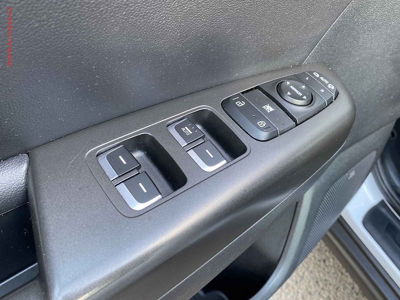 Kia Sportage (2017) 1.6 GDi, Spirit, navi - fotka 13 z 19