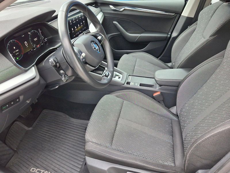 Škoda Octavia (2021) Combi Style Plus DSG 2,0TDi 11 - fotka 6 z 35
