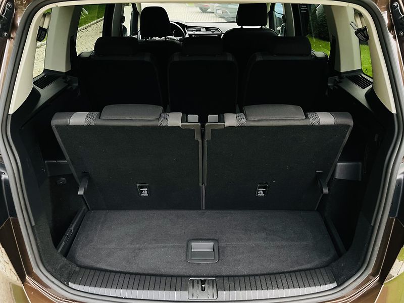 Volkswagen Touran 1.2TSI MANUÁL 7MÍST SERVISKA - fotka 21 z 42