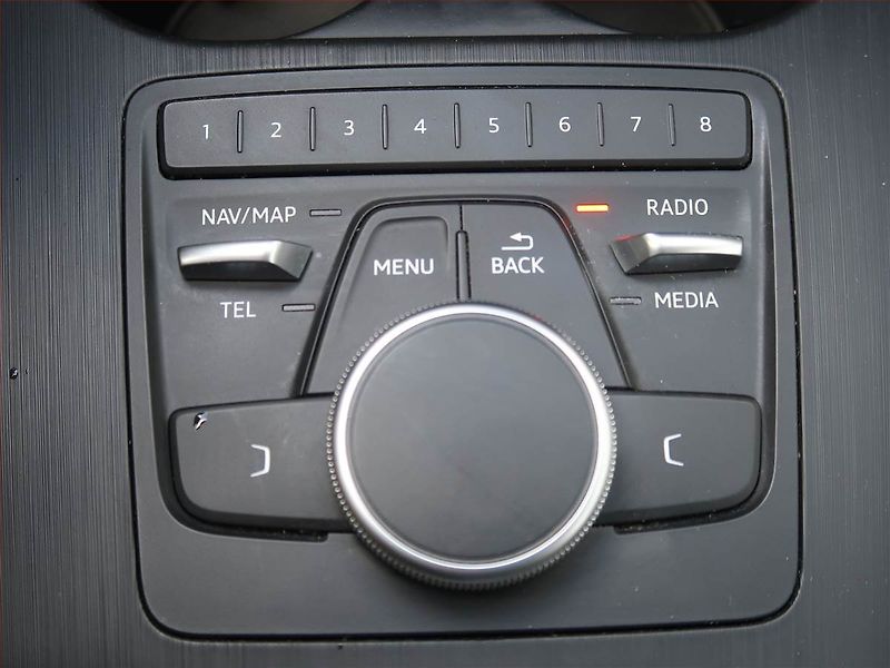 Audi A4 (2016) 2.0 TDI, Automat, Kůže, Navi - fotka 19 z 24
