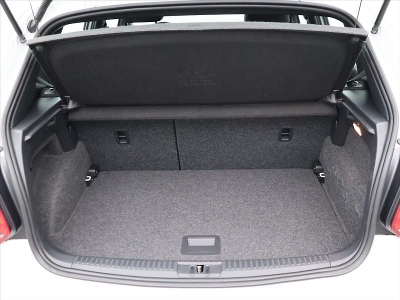 Volkswagen Polo 1.8 TSI 141kW GTI DSG 1.Majite - fotka 10 z 33