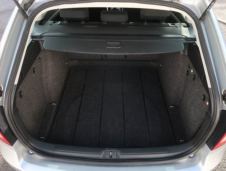 Škoda Octavia (2009) Ambiente 1.9 TDI, Serv.kniha - fotka 13 z 18