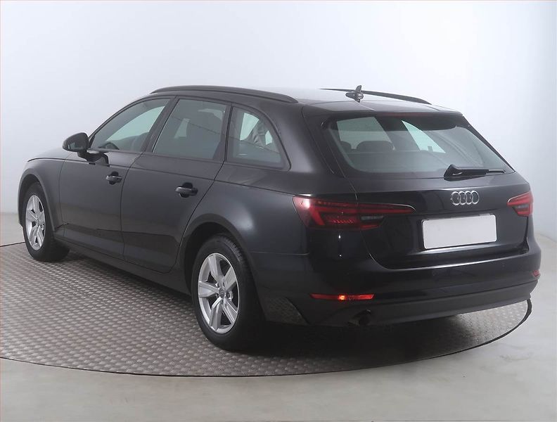 Audi A4 (2018) Design 2.0 TDI, Automat, Navi - fotka 4 z 16