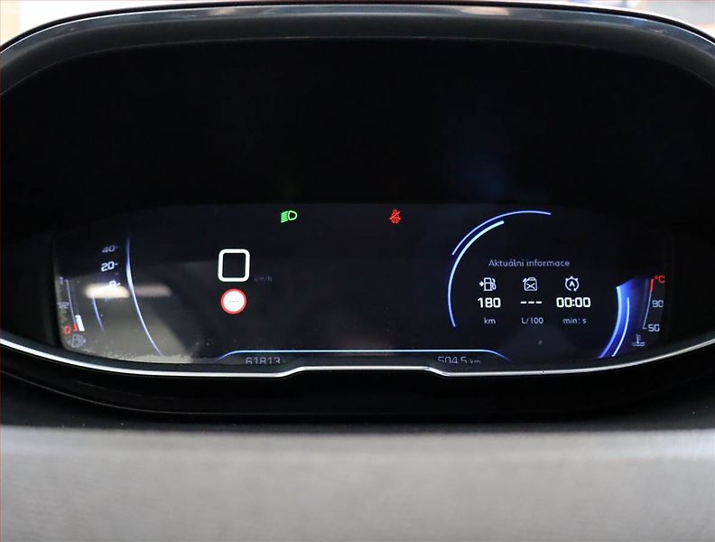 Peugeot 3008 (2018) 1.2 PureTech, Serv.kniha, Navi - fotka 11 z 19