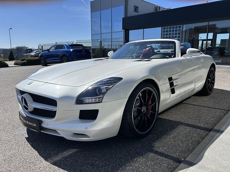 Mercedes-Benz SLS AMG 6.3 V8 Roadster - fotka 4 z 35