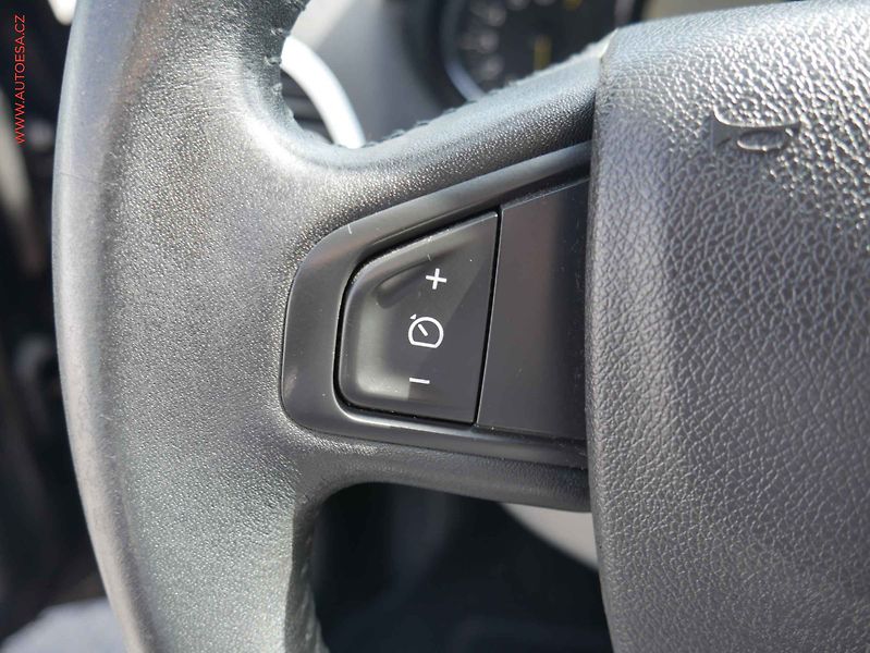 Renault Mégane (2010) 1.6i, AC, tempo, navi - fotka 15 z 20