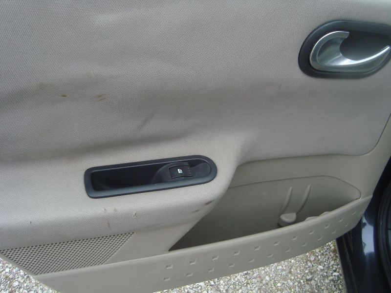 Renault Mégane (2006) 1,5dci - fotka 6 z 13