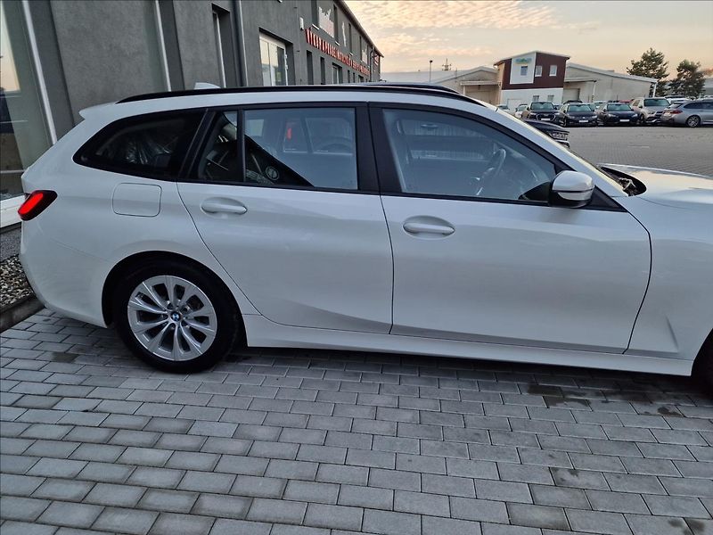 BMW Řada 3 318d 110kW Touring,ČR,1.Maj. - fotka 41 z 50