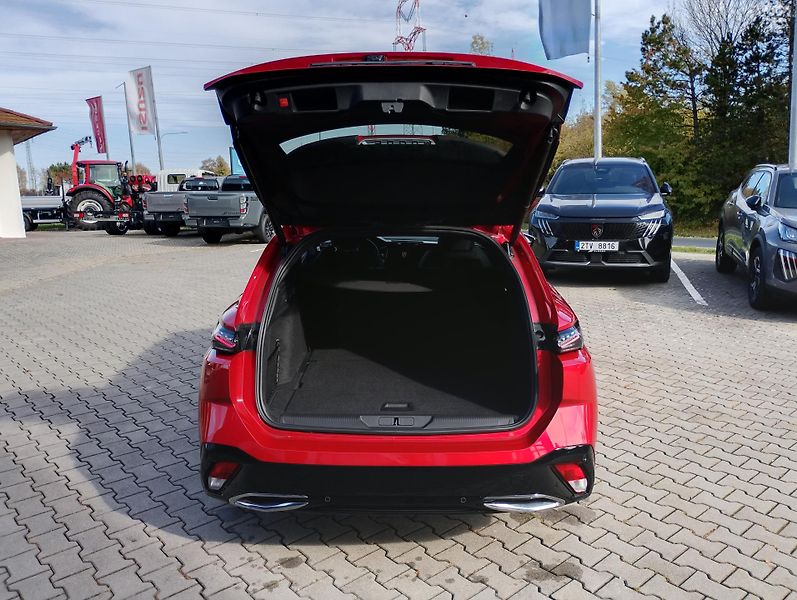 Peugeot 308 SW GT 1.5 BHDi 130k EAT8 - fotka 7 z 28
