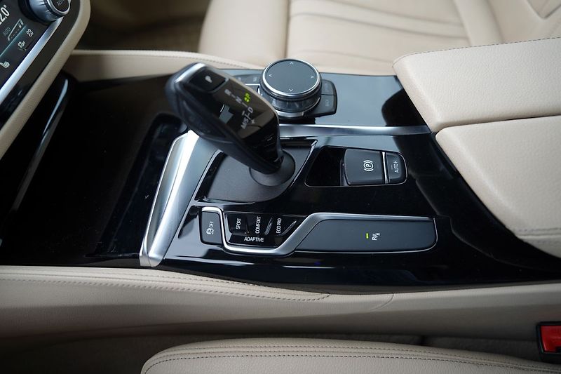 BMW Řada 5 540d xDrive Mpaket/320PS/ČR - fotka 46 z 50